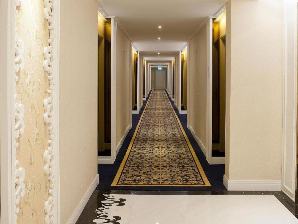Emperor Hotel Macau Exterior photo