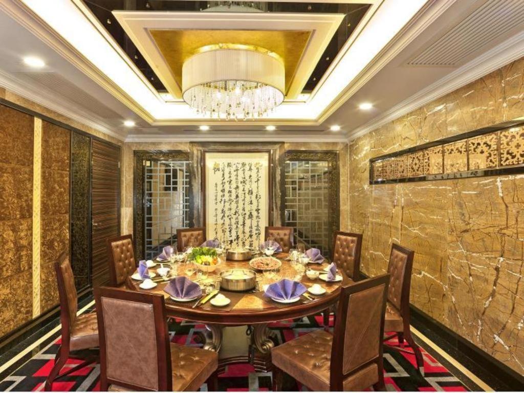 Emperor Hotel Macau Exterior photo