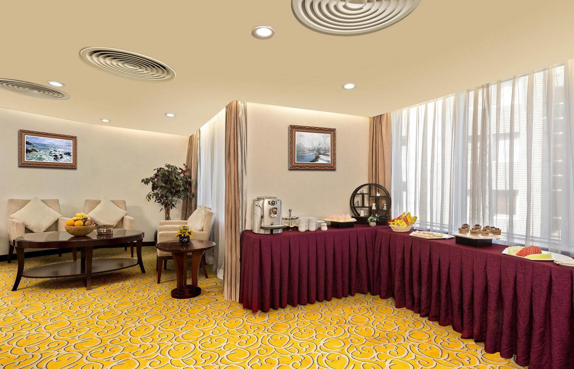 Emperor Hotel Macau Exterior photo