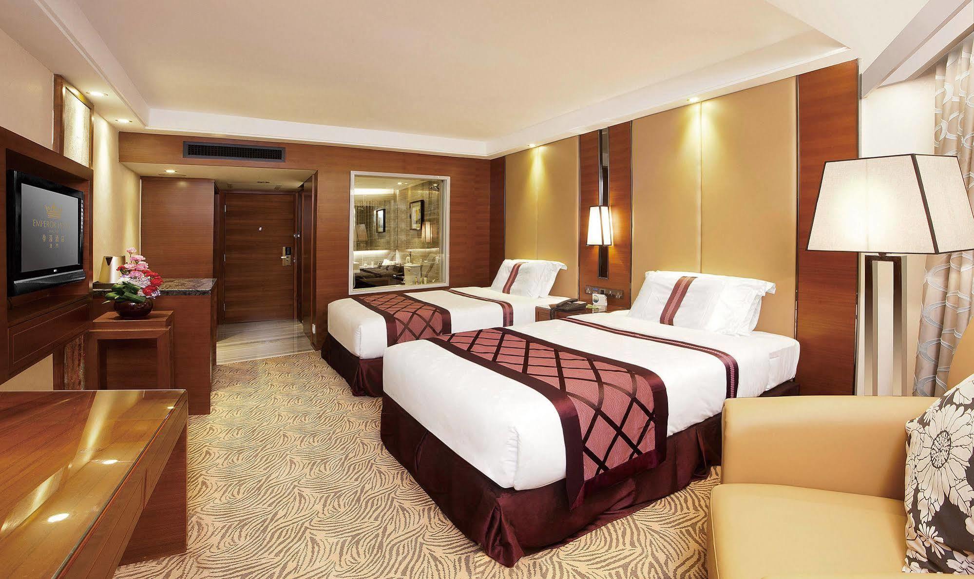 Emperor Hotel Macau Exterior photo